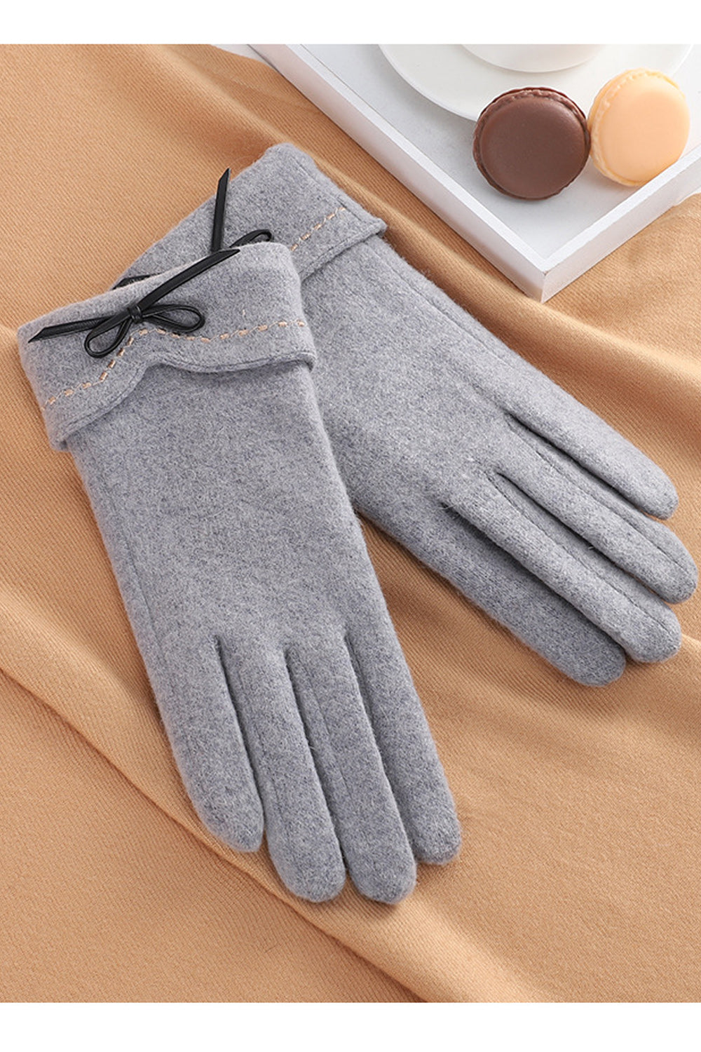 Women Soft Winter Season Casual Solid Pattern Knitted Gloves