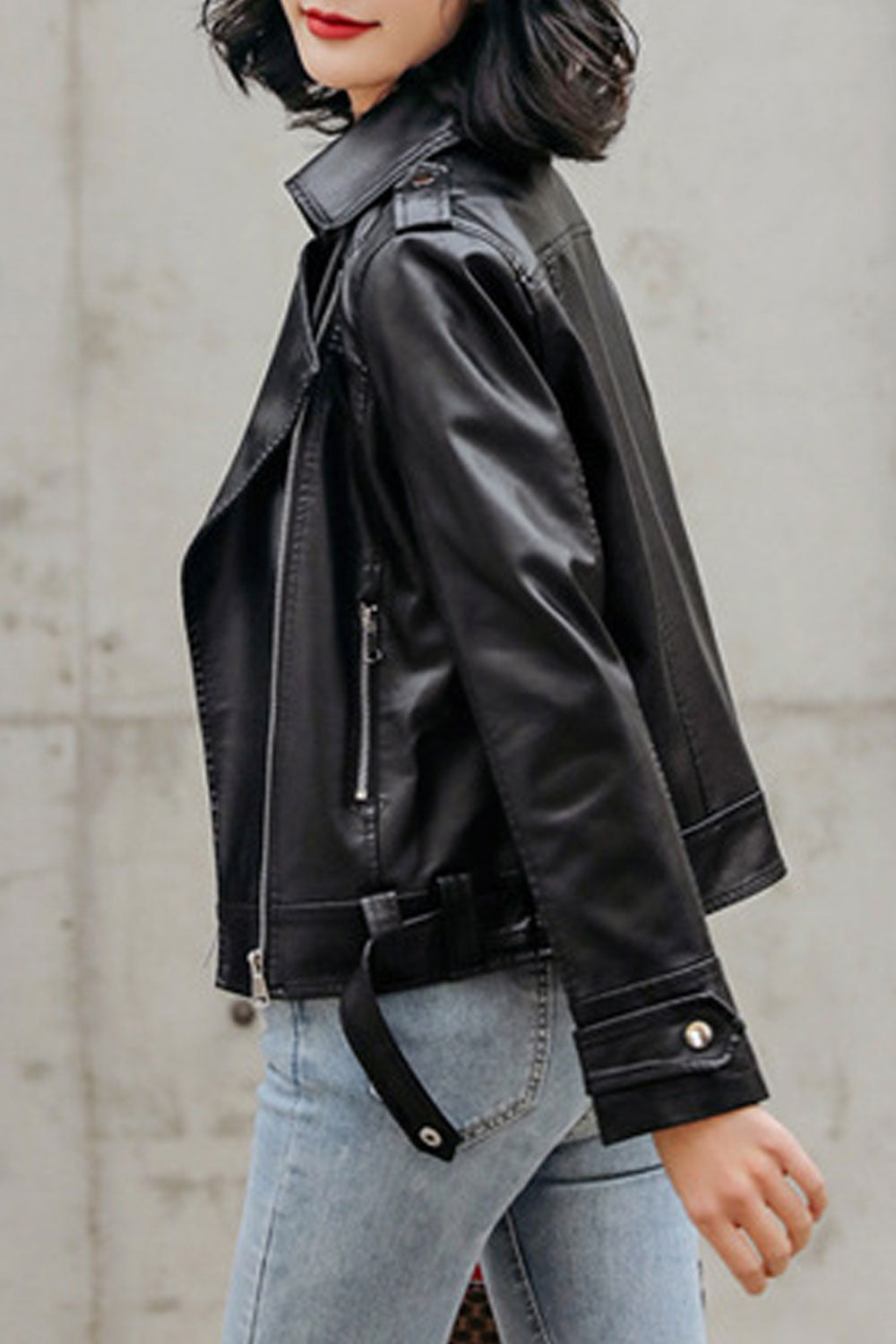 Women Decent Styled Collar Neck Solid Pattern Leather Jacket