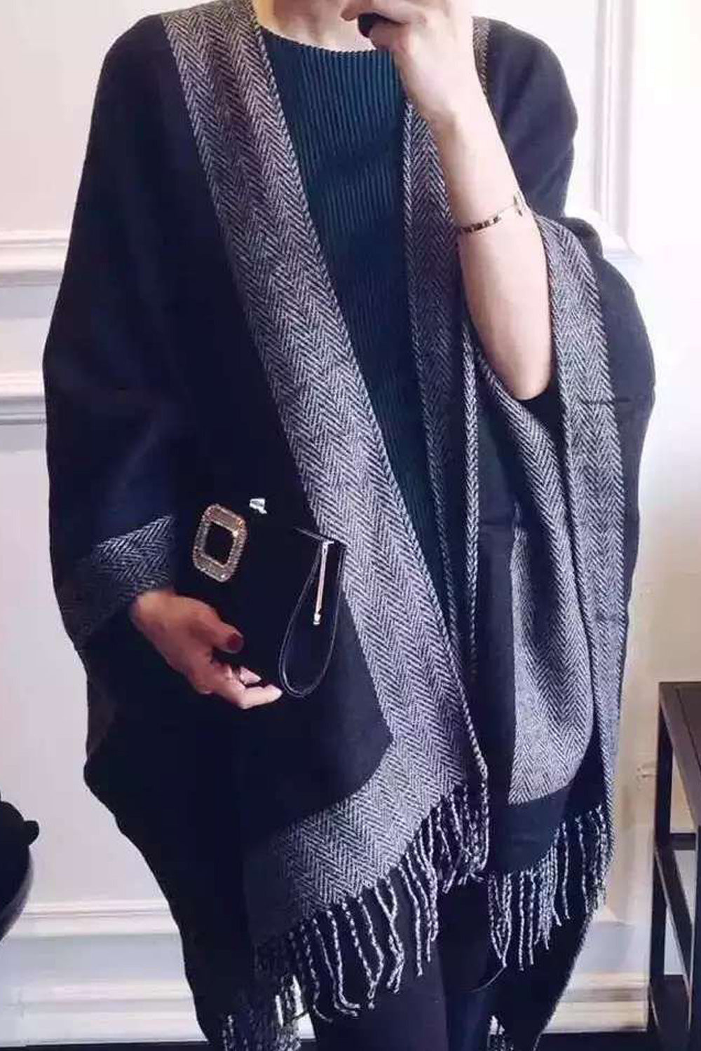 Women Fashionable Tassel Decorated Warm Classy Winter Shawl