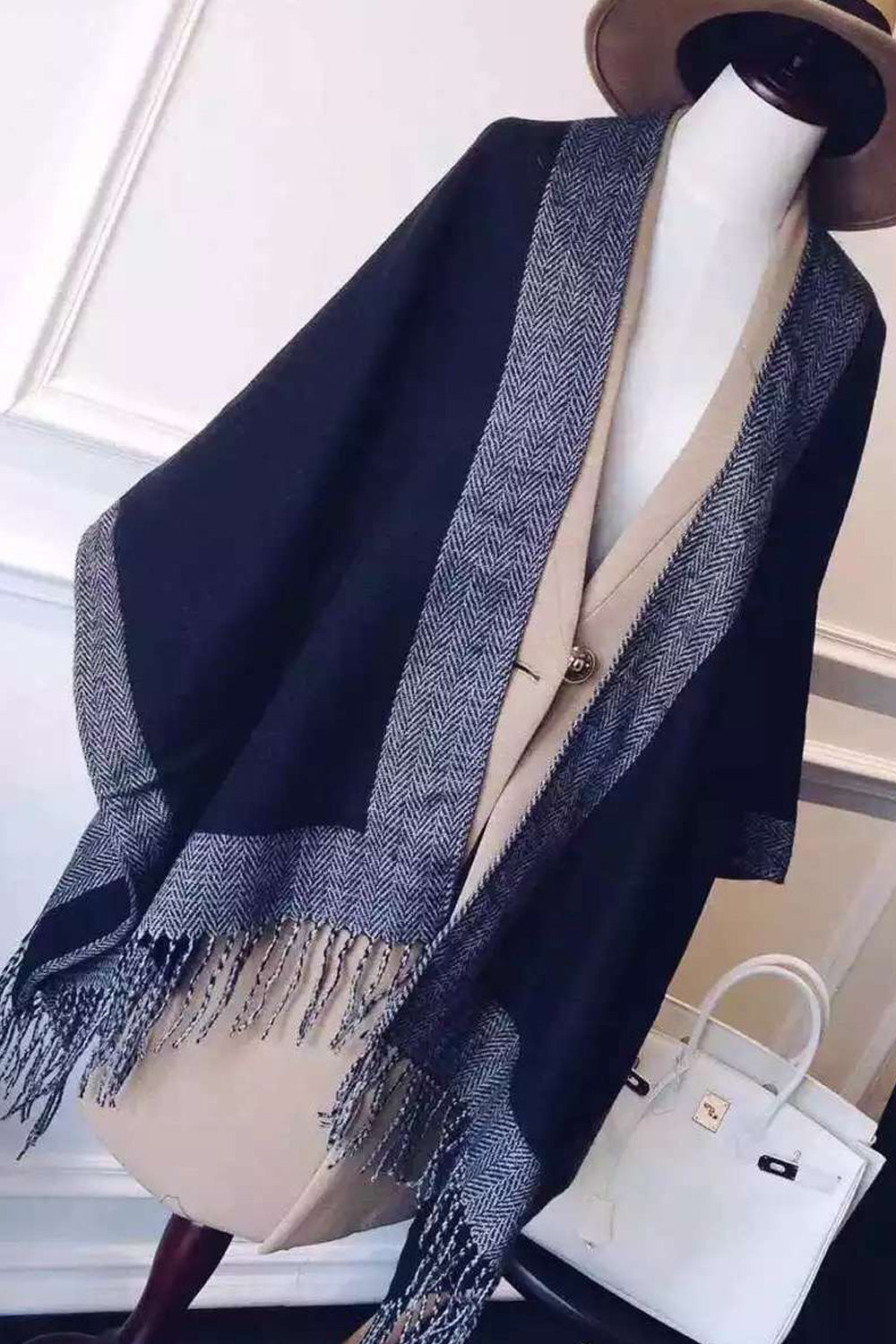 Women Fashionable Tassel Decorated Warm Classy Winter Shawl