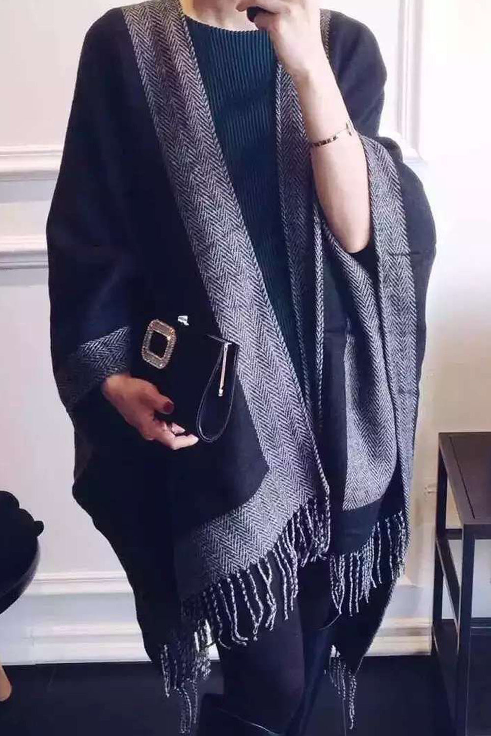 Women Fashionable Tassel Decorated Warm Classy Winter Shawl