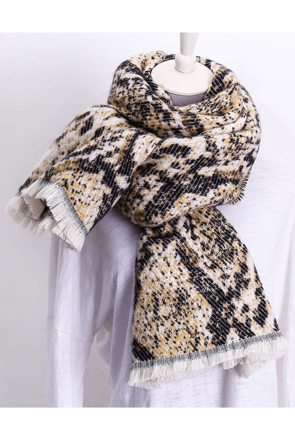 Women Thick Winter Season Printed Pattern Muffler