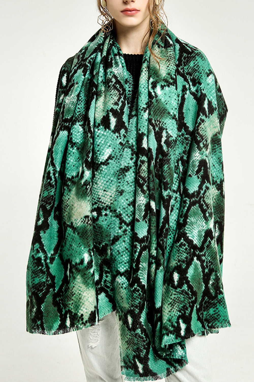 Women Beautiful Warm Casual Winter Season Snake Pattern Muffler
