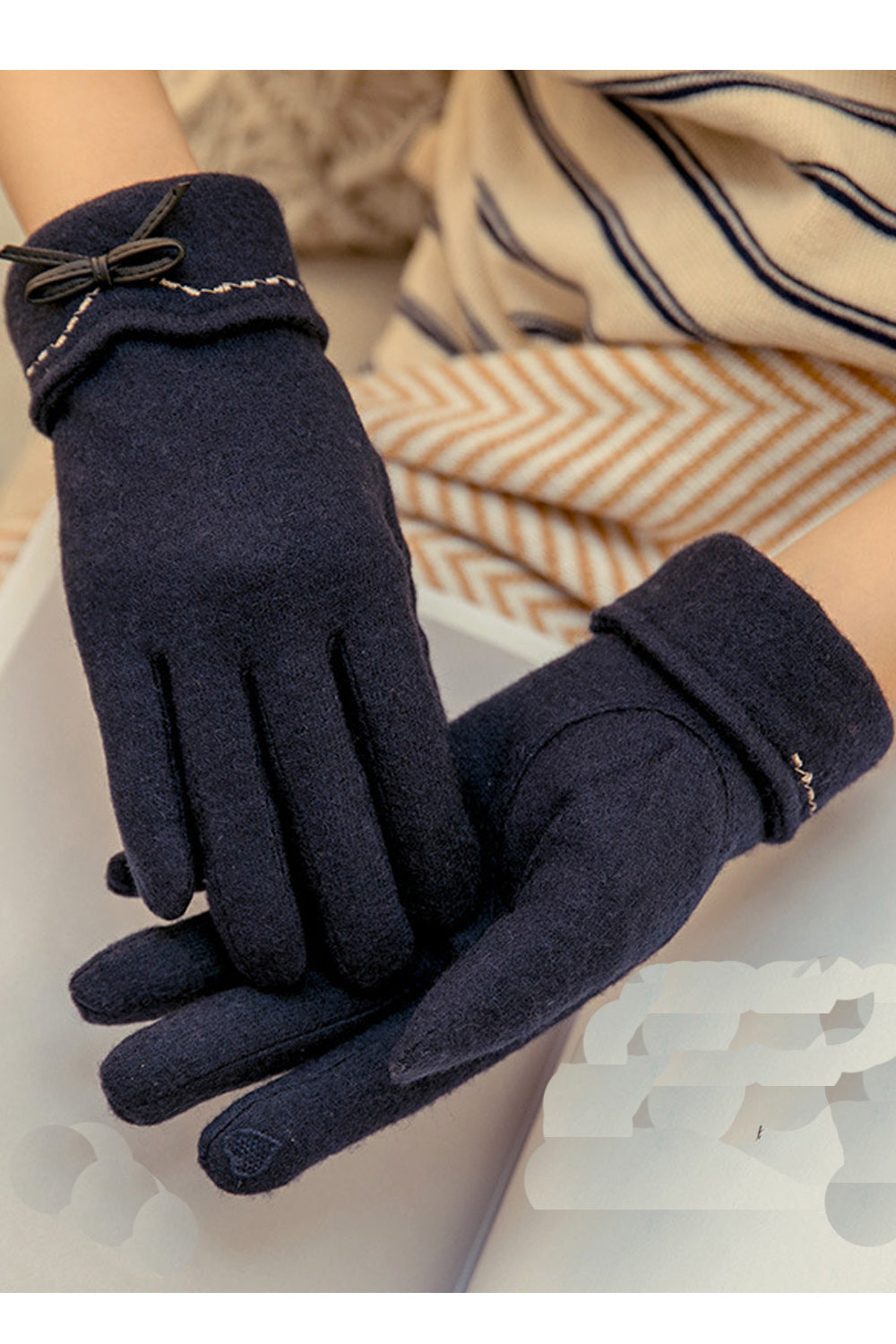 Women Cute Ribbon Attached Casual Fashionable Soft Knitted Gloves