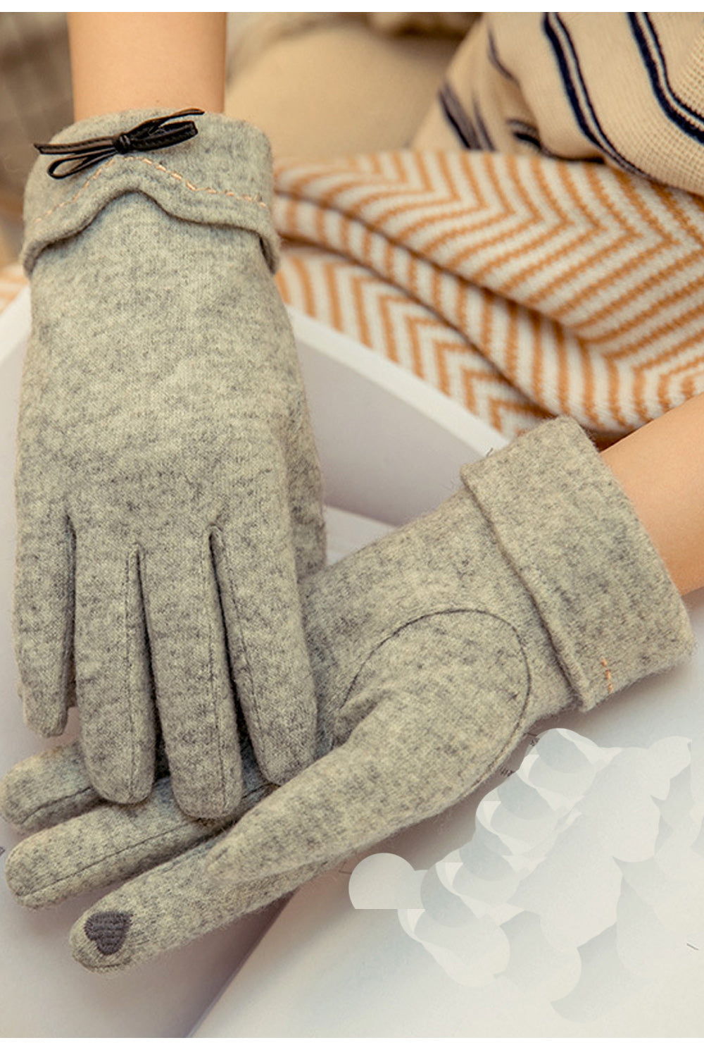 Women Cute Ribbon Attached Casual Fashionable Soft Knitted Gloves
