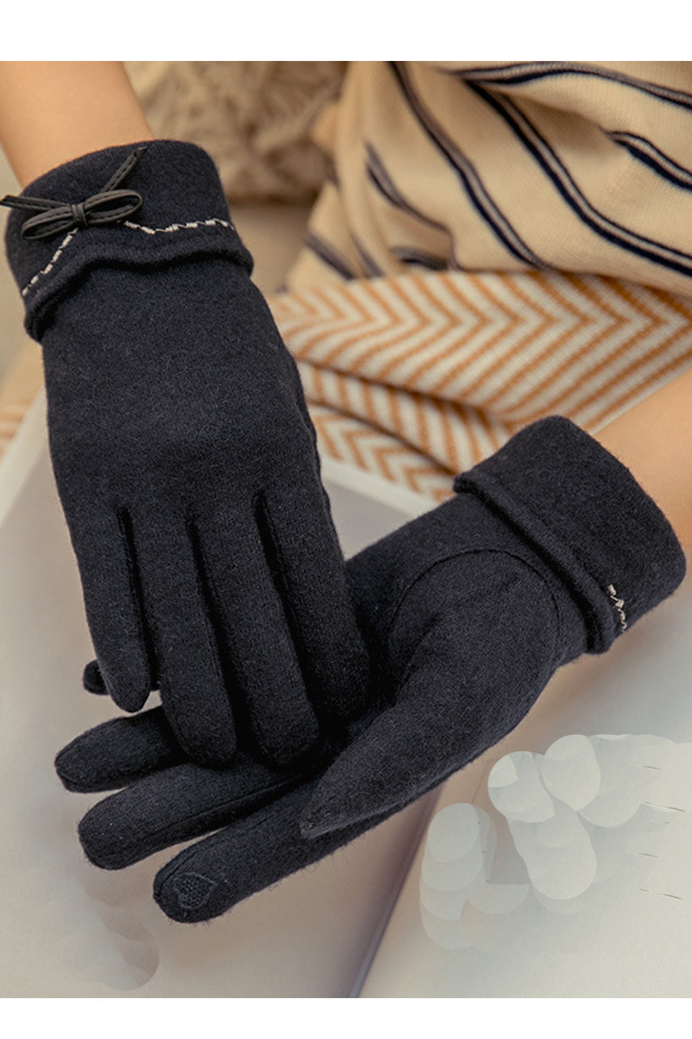 Women Cute Ribbon Attached Casual Fashionable Soft Knitted Gloves