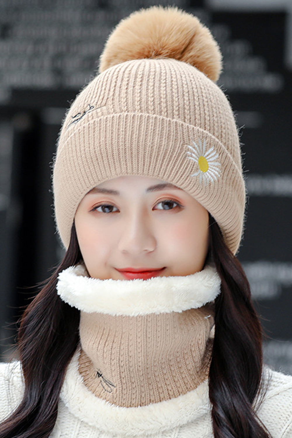 Women Hair Ball Attached Solid Colored Cozy Thick Knitted Hat