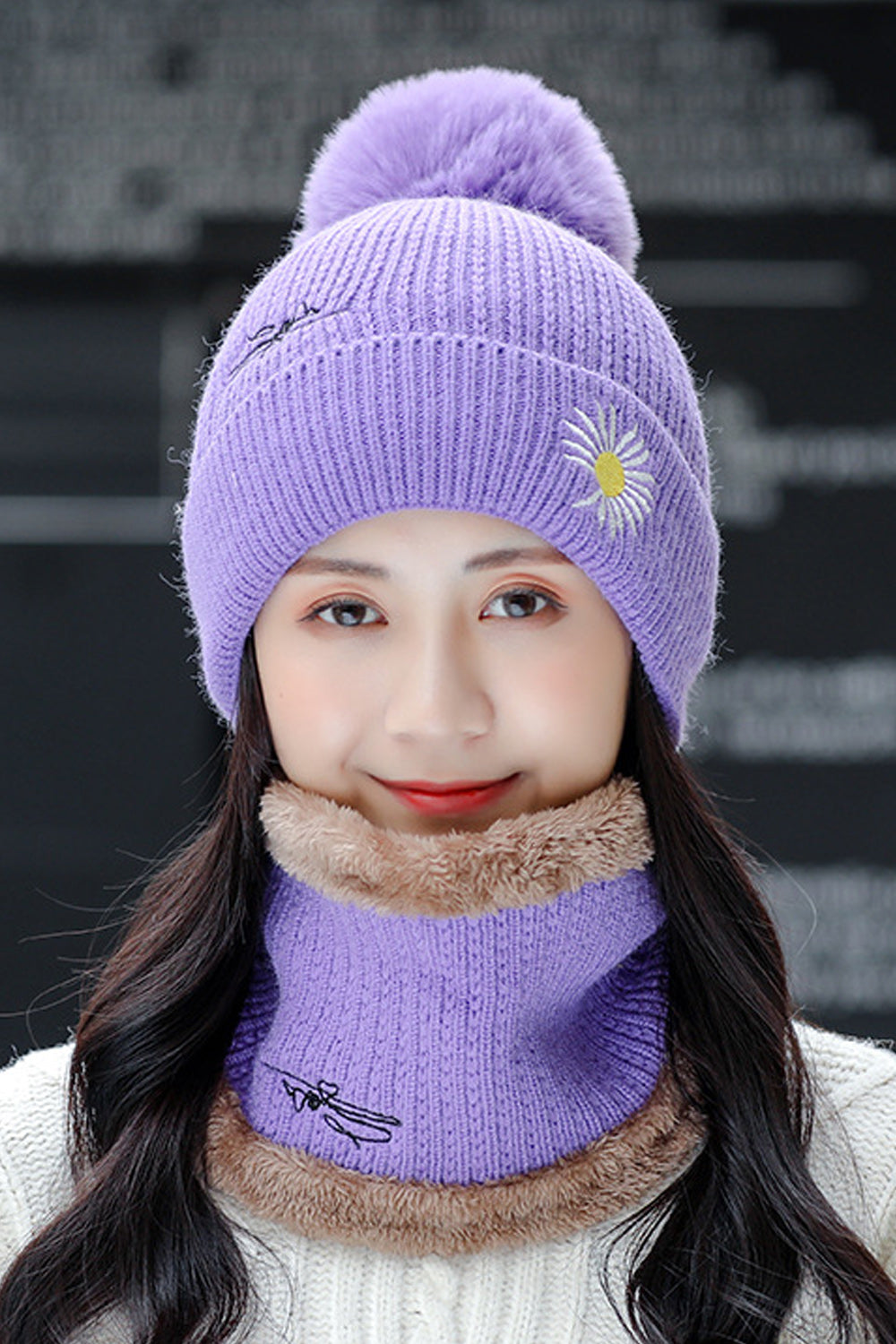 Women Hair Ball Attached Solid Colored Cozy Thick Knitted Hat