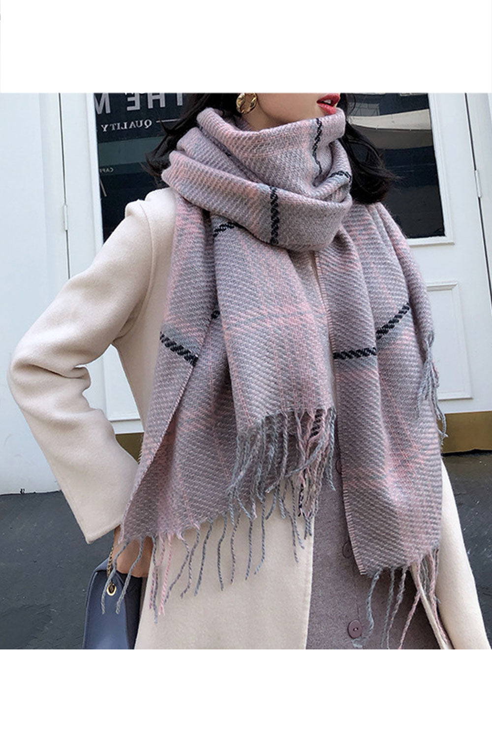 Women Plaid Pattern Comfortable Soft Tassel Decorated Winter Muffler