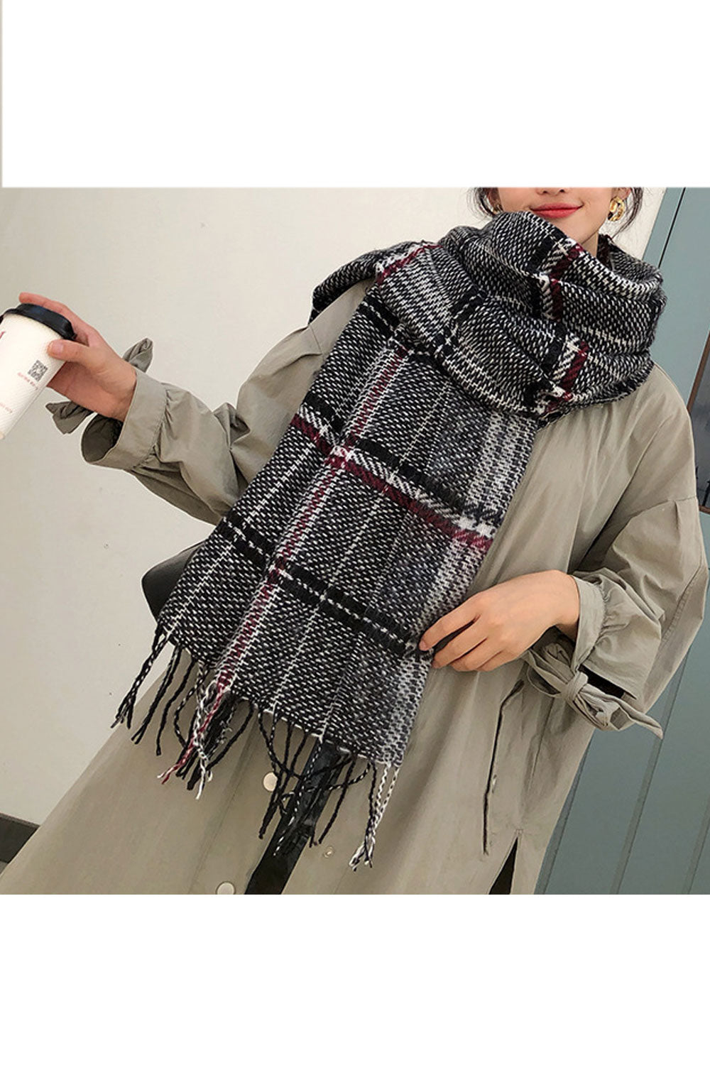 Women Plaid Pattern Comfortable Soft Tassel Decorated Winter Muffler