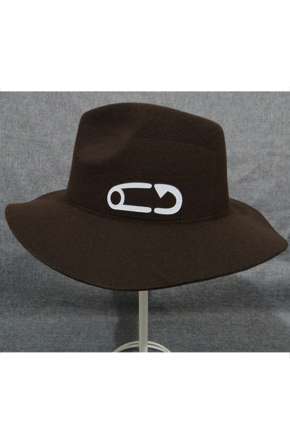 Women Elegant Letter Pattern Winter Season Windproof Beret Hat