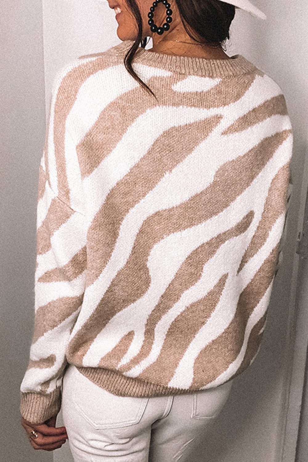 Women Fashionable Knitted Round Neck Ribbed Cuffs Printed Pattern Winter Sweater