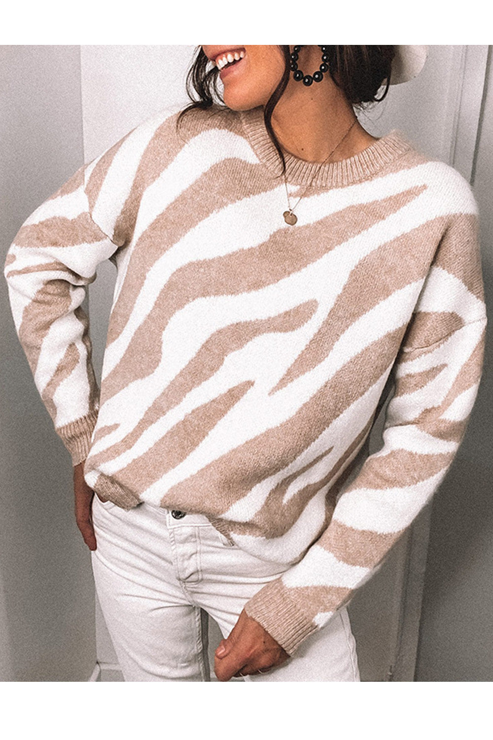 Women Fashionable Knitted Round Neck Ribbed Cuffs Printed Pattern Winter Sweater