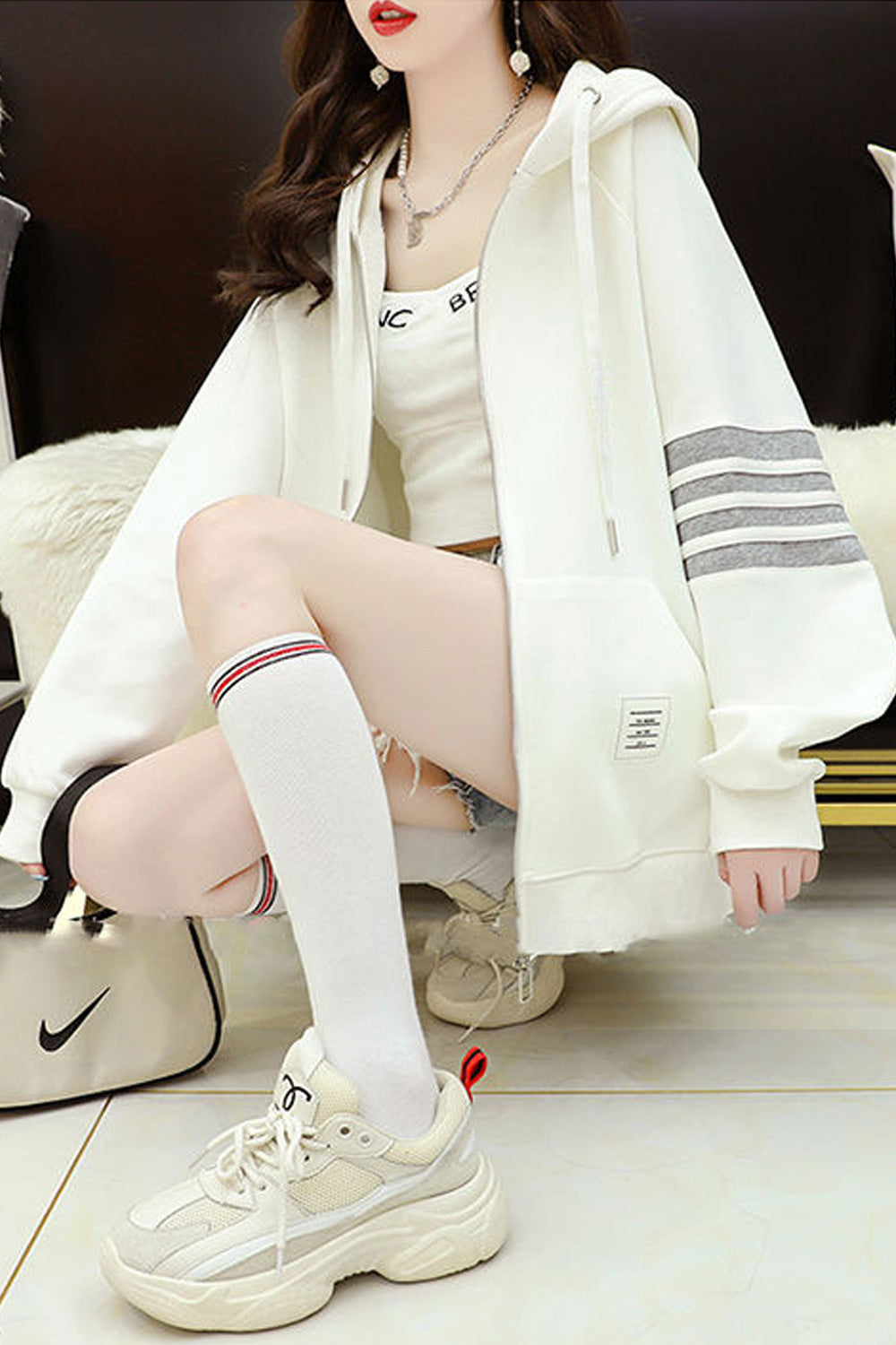 Women Classy Hooded Neck Long Sleeve Drawstring Zipper Closure Solid Pattern Thick Winter Hoodie