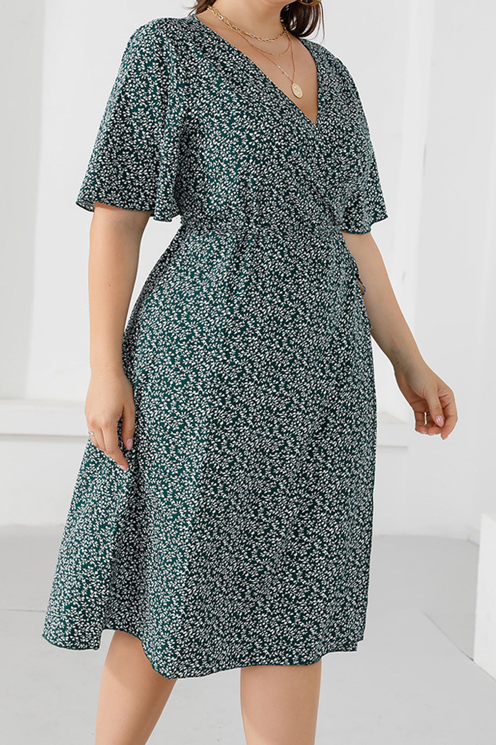 Women Plus Awesome Floral Pattern Above Knee Short Sleeve V-Neck Restful Casual Dress