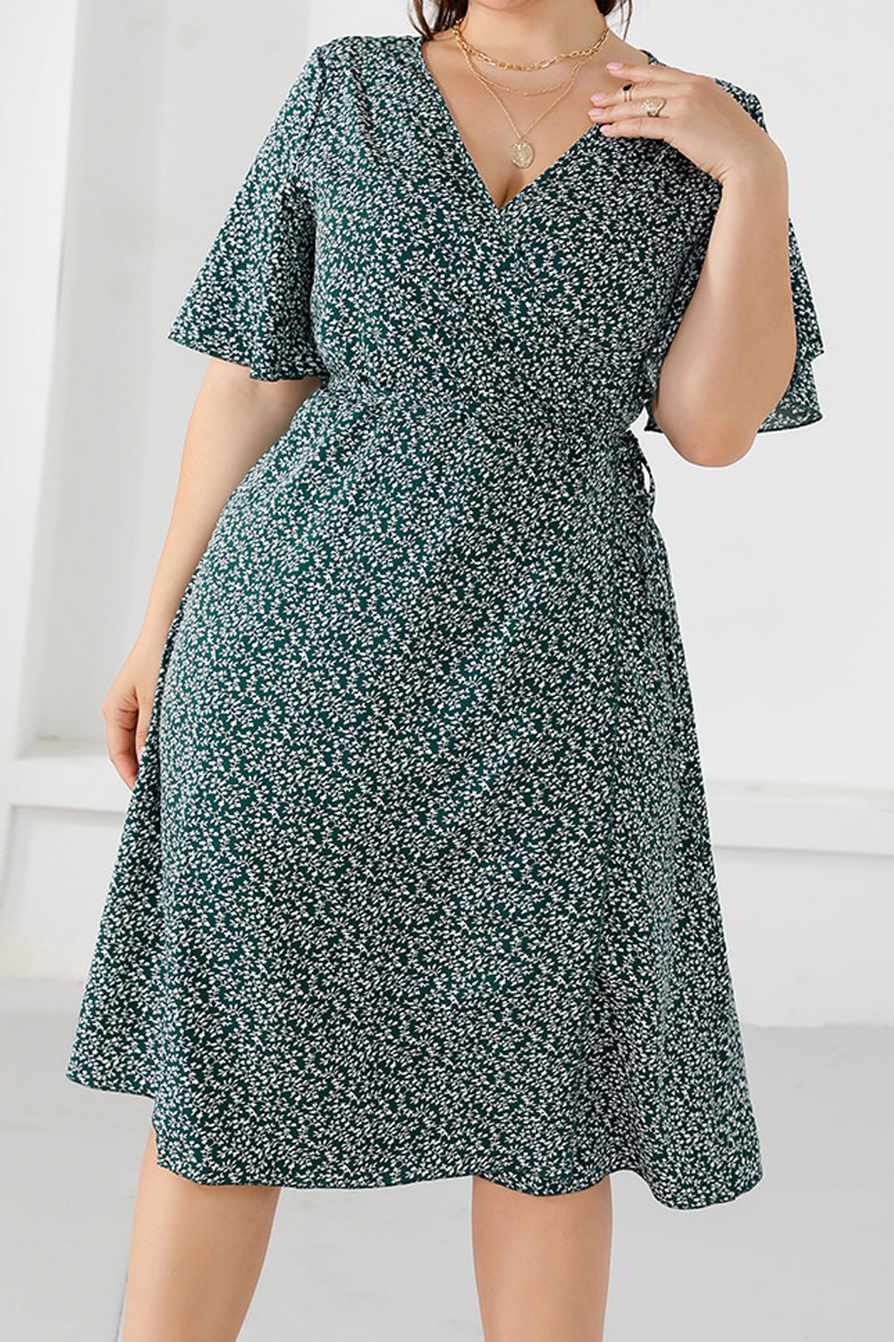 Women Plus Awesome Floral Pattern Above Knee Short Sleeve V-Neck Restful Casual Dress