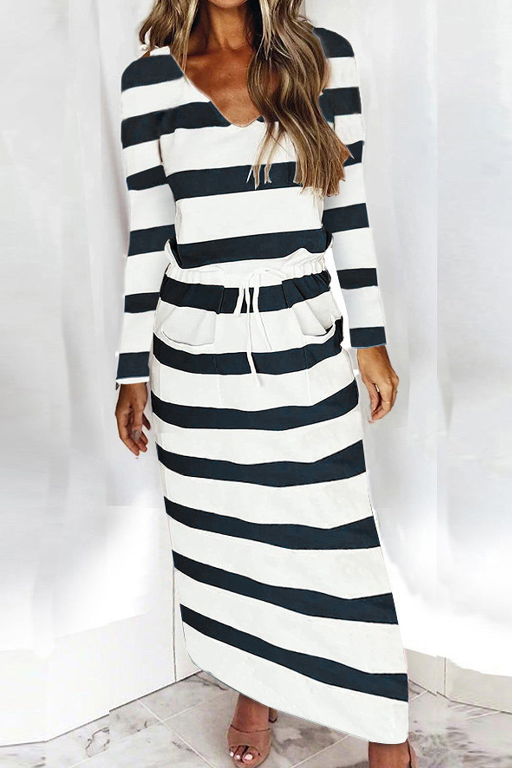Women Long Sleeve V-Neck Lovely Striped Pattern Long Length Relax Fit Pockets Styled Winter Dress