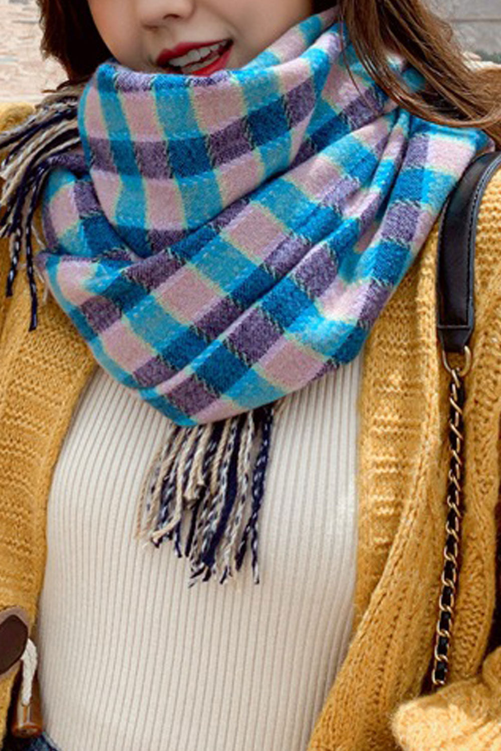 Women Plaided Pattern Cozy Fashionable Tassel Decorated Muffler