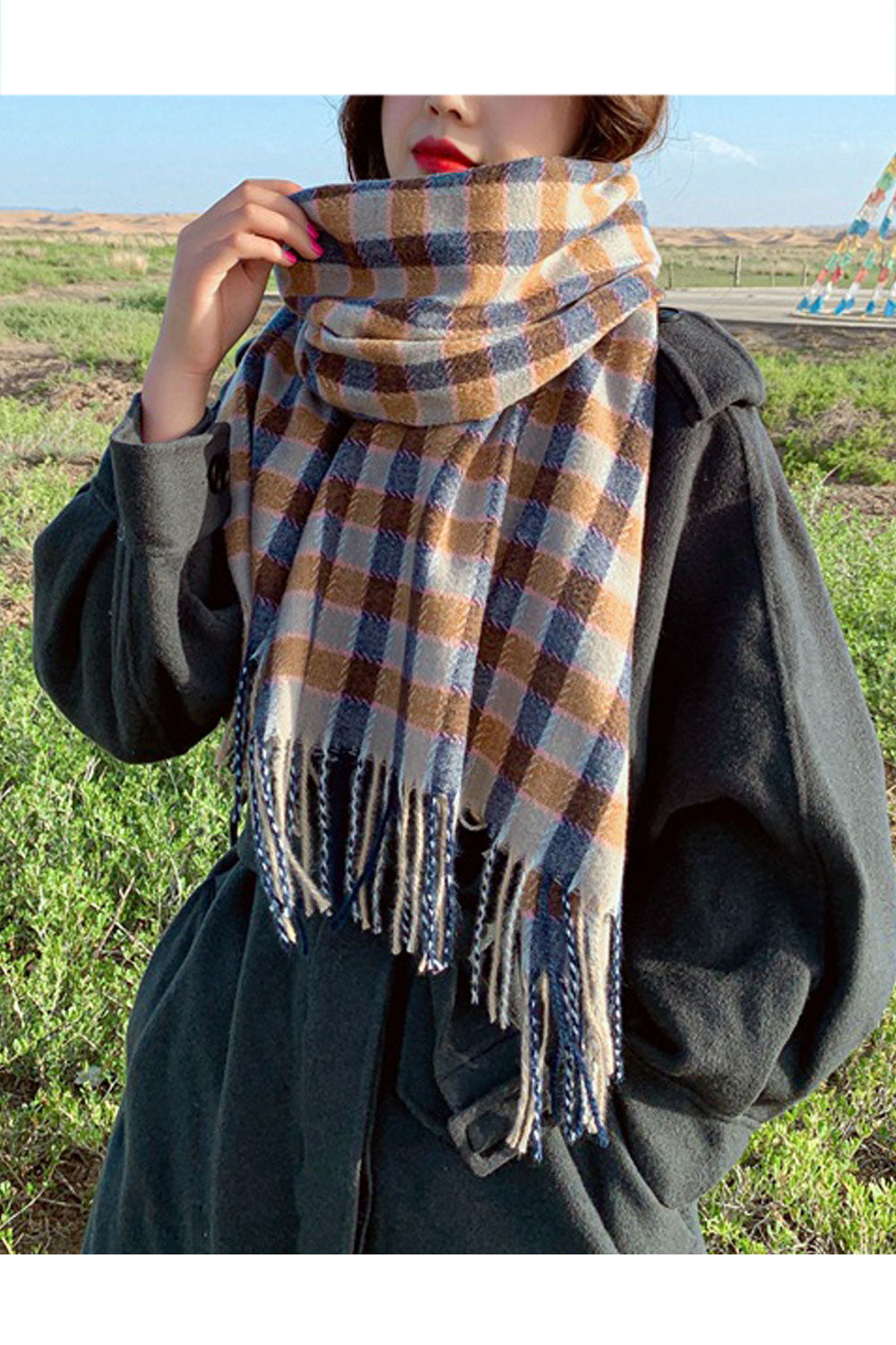 Women Plaided Pattern Cozy Fashionable Tassel Decorated Muffler