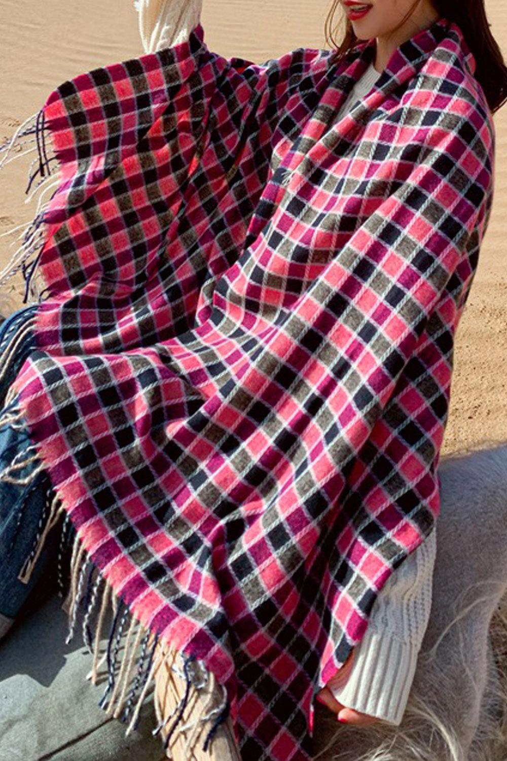 Women Plaided Pattern Cozy Fashionable Tassel Decorated Muffler