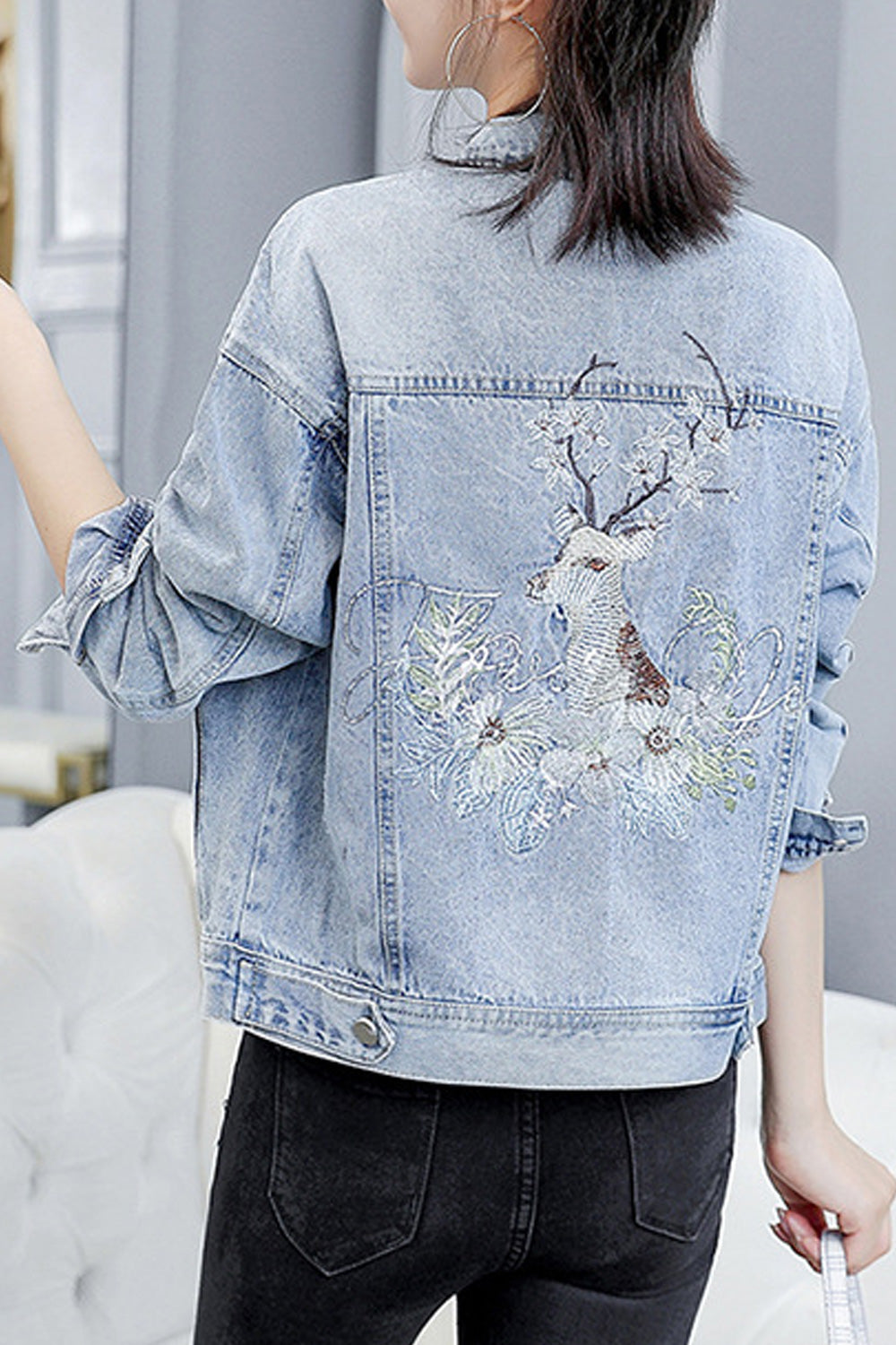 Women Embroidery Pattern Modish Long Sleeve Convenient Collar Neck Denim Jacket