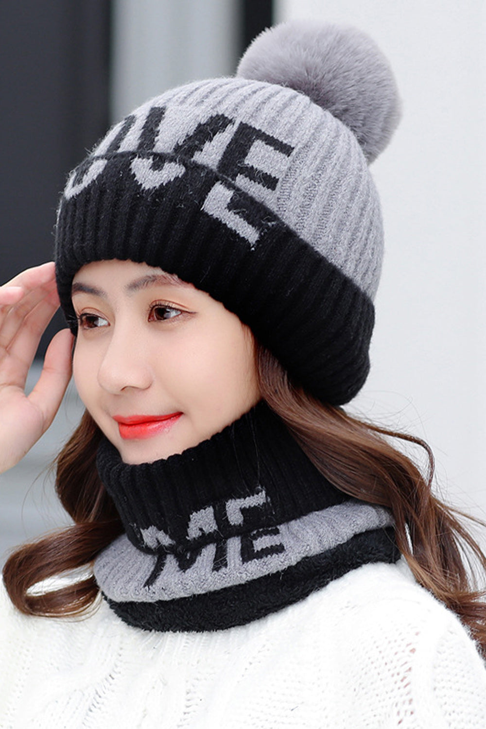 Women Fabulous Letter Pattern Cozy Knitted Hat