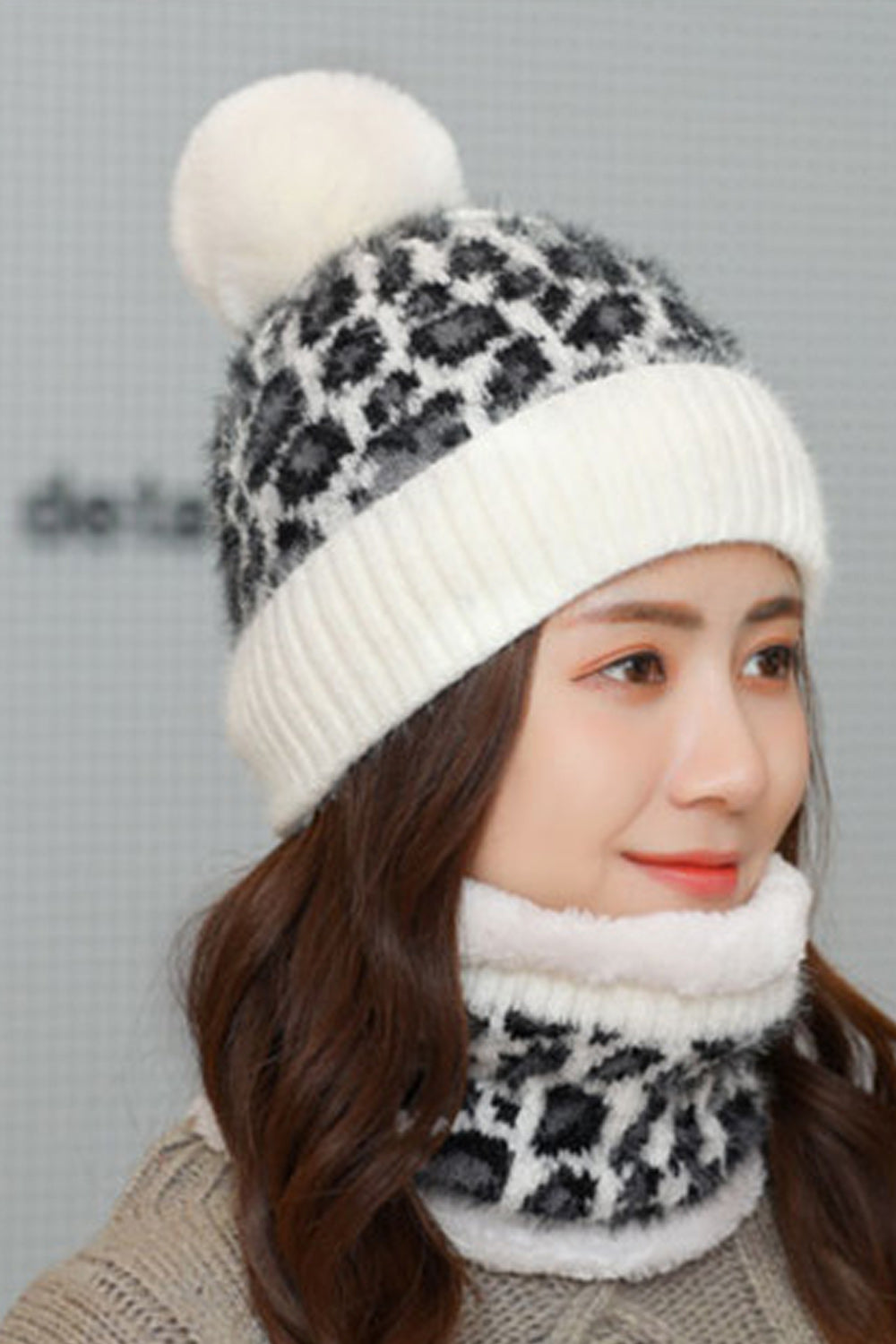 Women Leopard Pattern Soft Cozy Breathable Pretty Knitted Hat