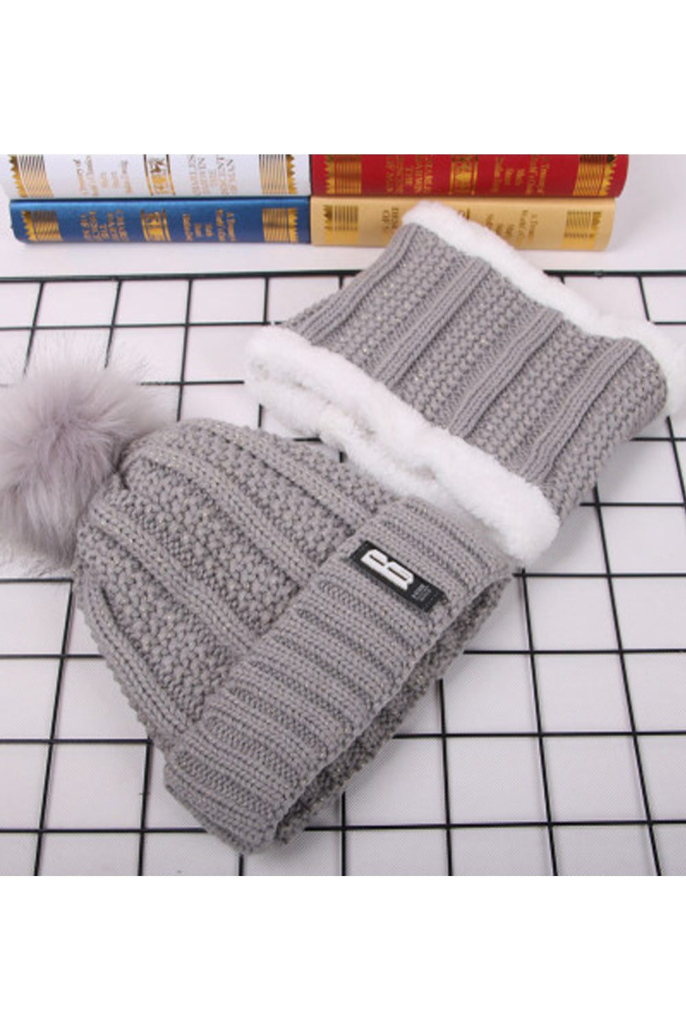 Women Classy Solid Pattern Thick Breathable Knitted Hat