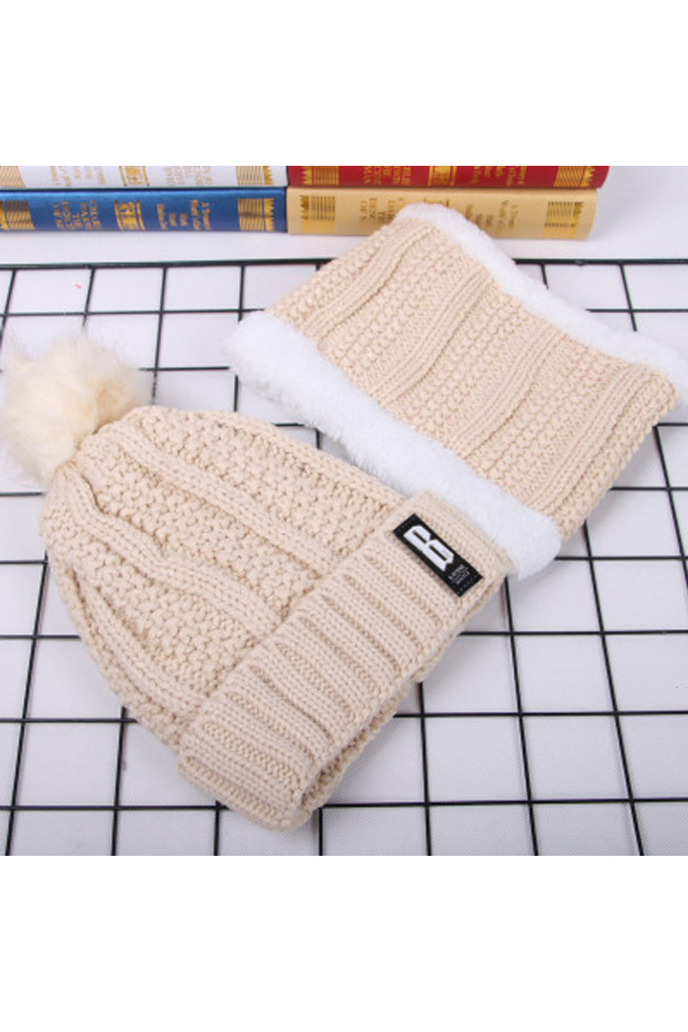 Women Classy Solid Pattern Thick Breathable Knitted Hat