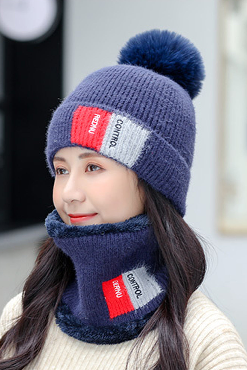 Women Big Hair Ball Attached Beautiful Cozy Knitted Hat