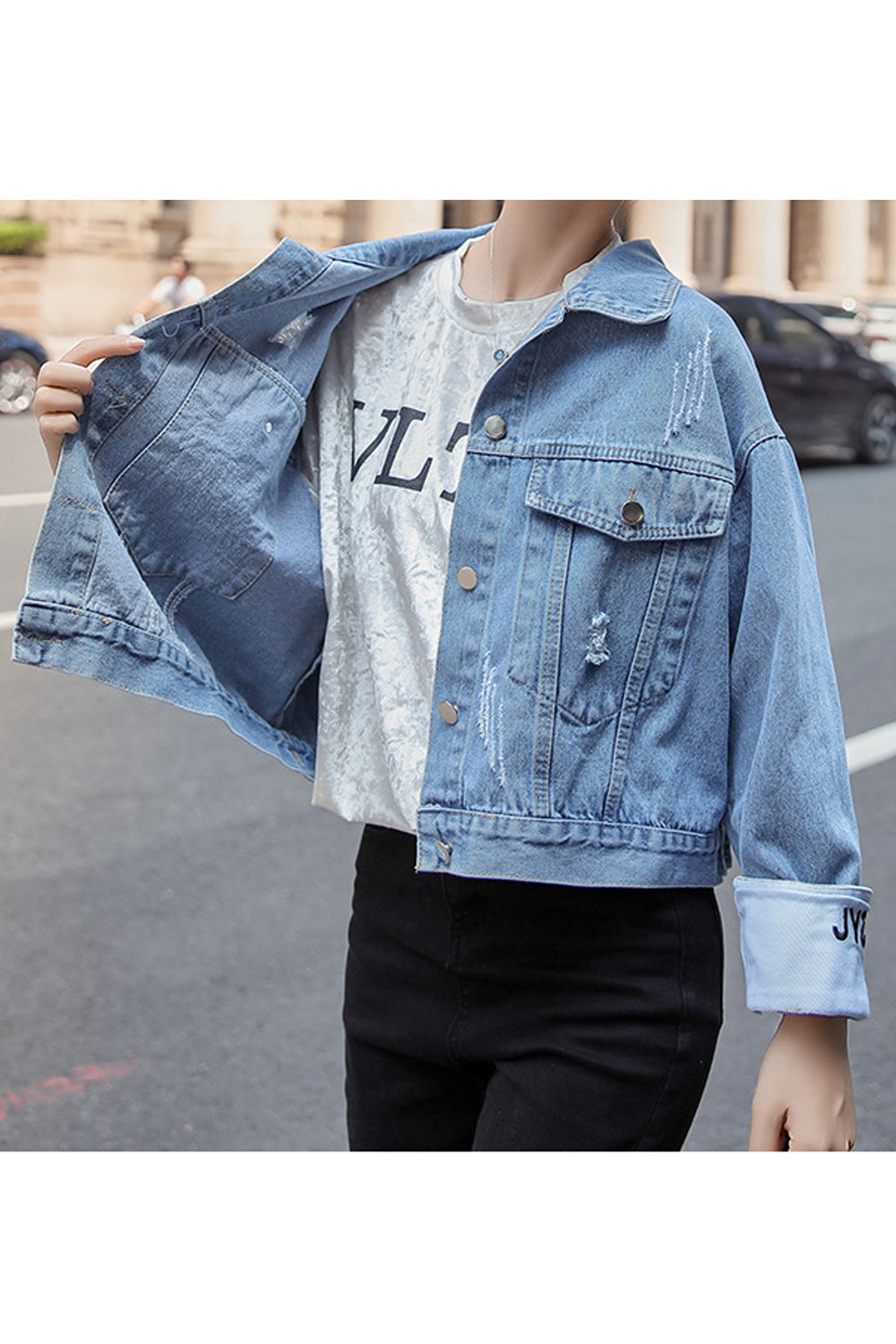 Women Beautiful Collar Neck Pocket Styling Long Sleeve Loose Breathable Trendy Denim Jacket