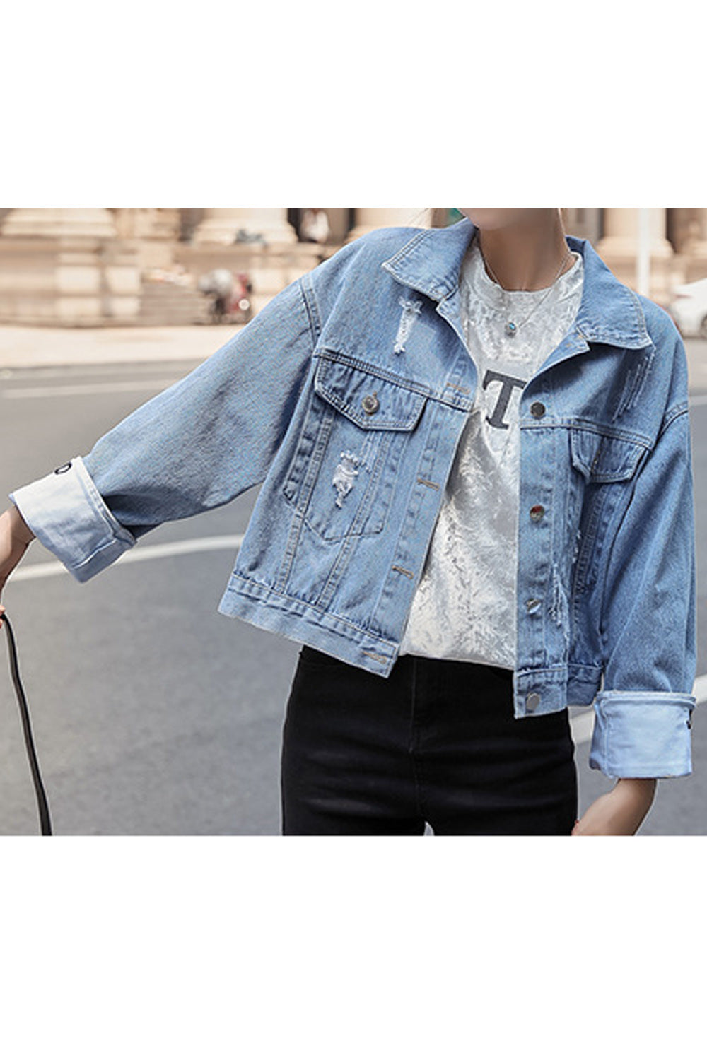 Women Beautiful Collar Neck Pocket Styling Long Sleeve Loose Breathable Trendy Denim Jacket