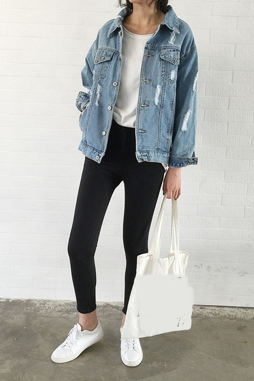 Women Ripped Style Long Sleeve Loose Collar Neck Modern Button Closure Denim Jacket