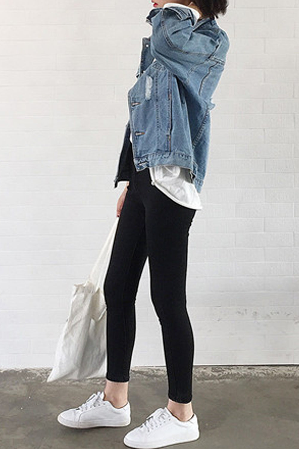 Women Ripped Style Long Sleeve Loose Collar Neck Modern Button Closure Denim Jacket