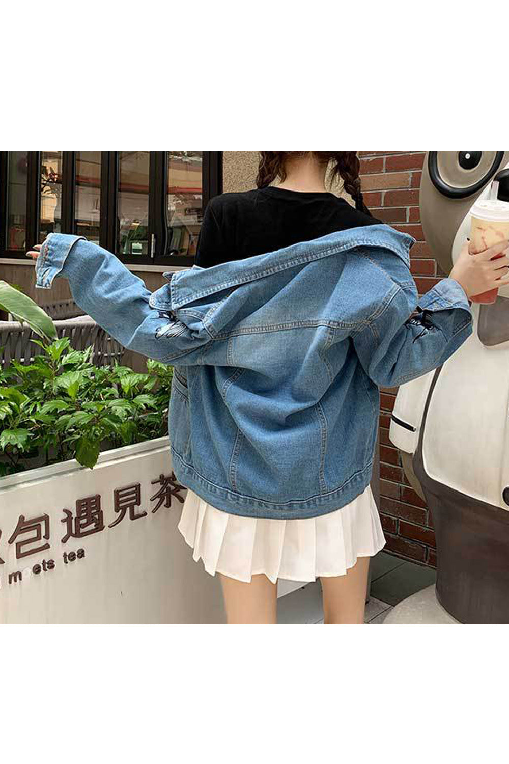 Women Stylish Embroidery Long Sleeve Awesome Collar Neck Denim Jacket