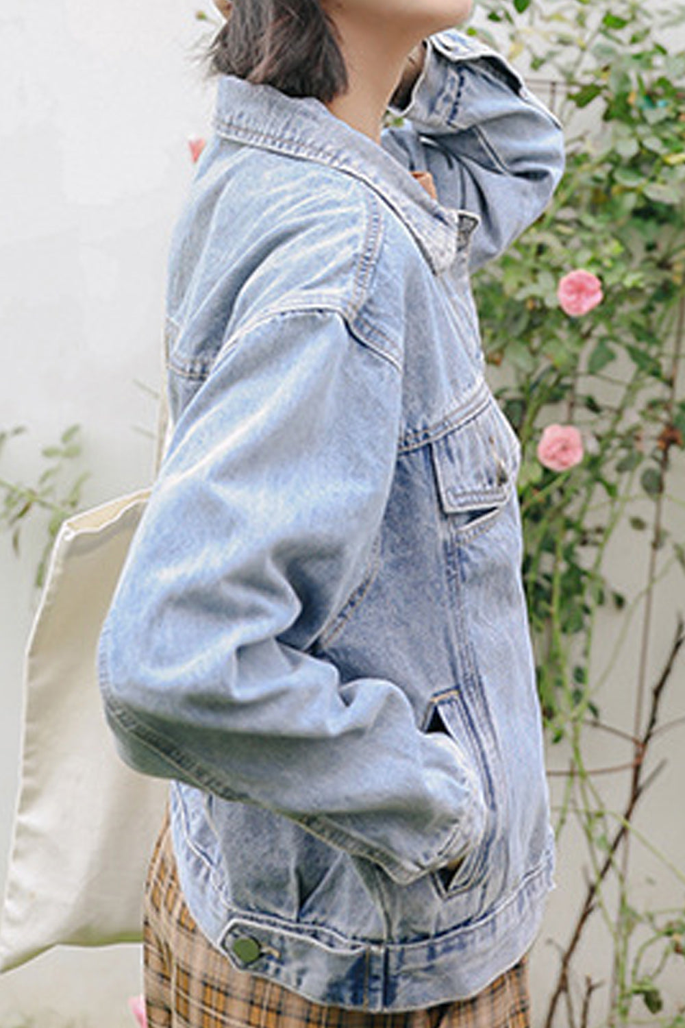Women Magnificent Collar Neck Pocket Styling Long Sleeve Relaxing Thick Winter Denim Jacket
