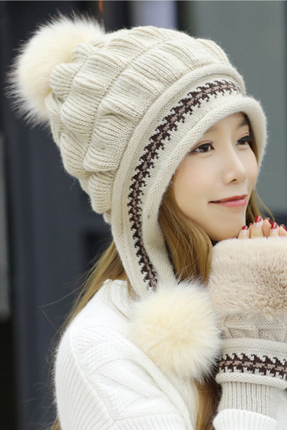 Women Magnificent Solid Colored Hair Ball Attached Soft Knitted Hat