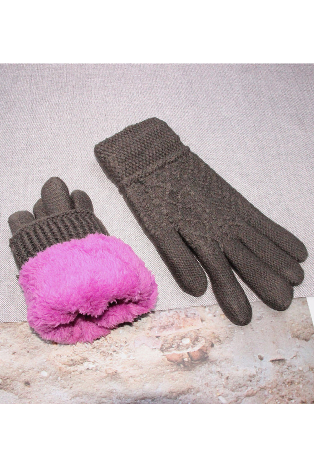Women Magnificent Solid Pattern Comfortable & Stylish Winter Warm Knitted Gloves