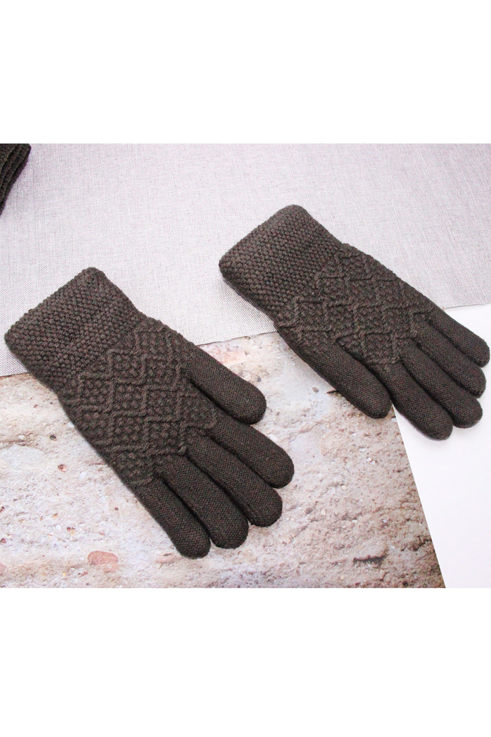 Women Magnificent Solid Pattern Comfortable & Stylish Winter Warm Knitted Gloves