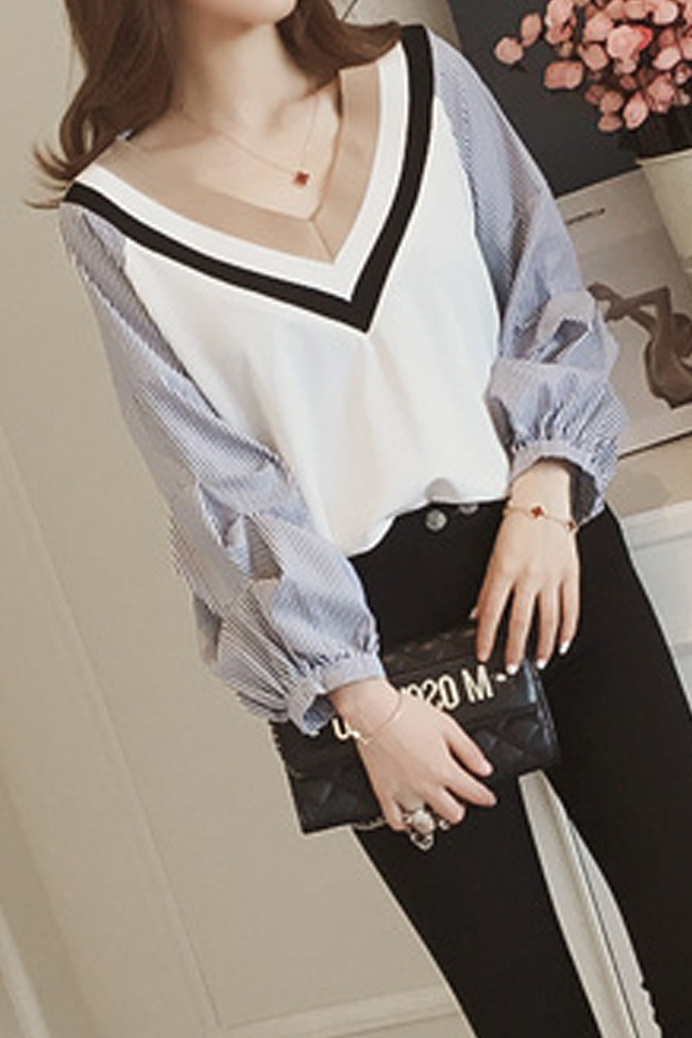 Women Soft & Thin Long Sleeve Easy V-Neck Delightful Striped Pattern Pullover Summer Convenient Shirt