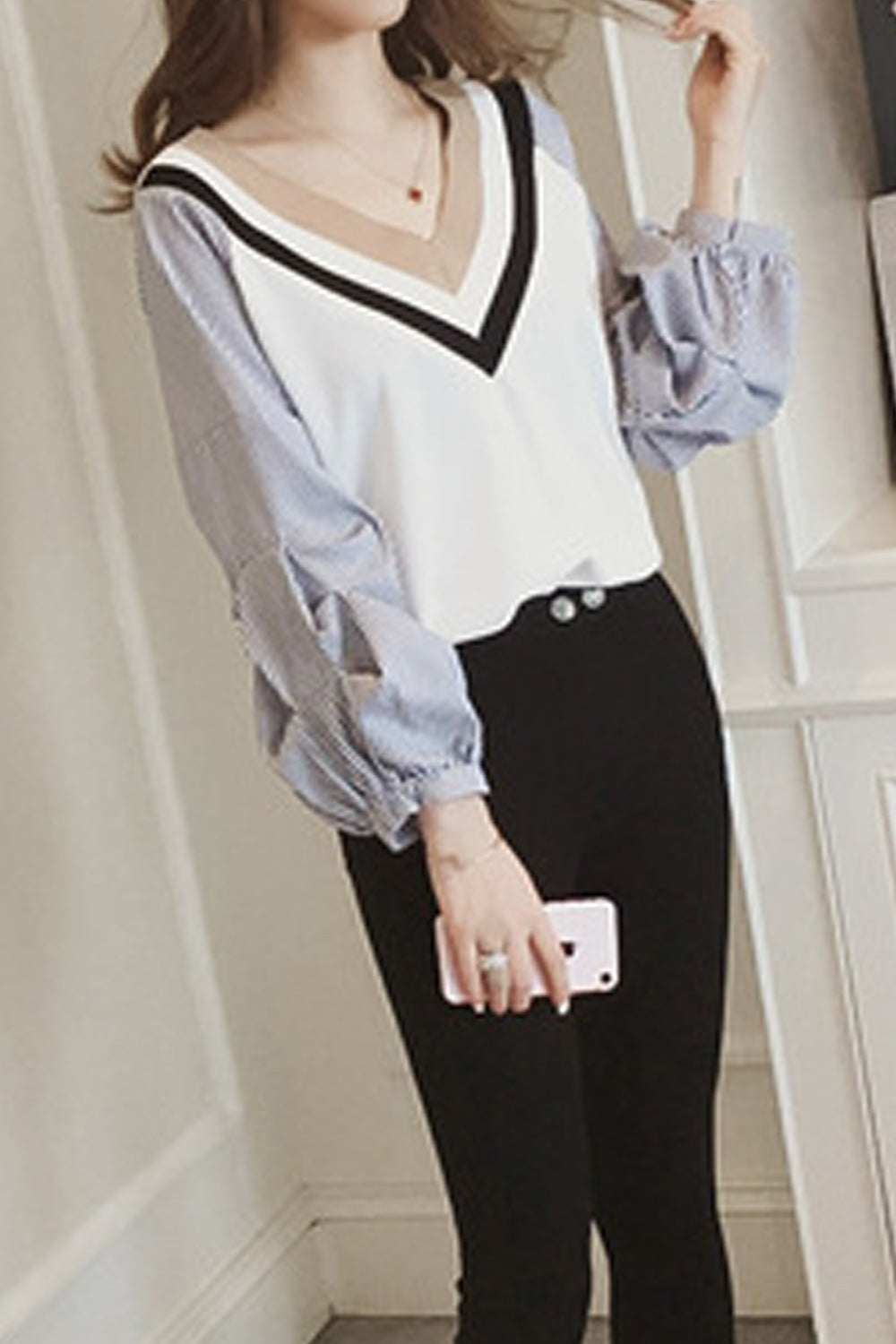 Women Soft & Thin Long Sleeve Easy V-Neck Delightful Striped Pattern Pullover Summer Convenient Shirt