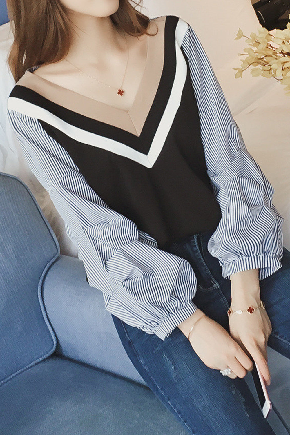 Women Soft & Thin Long Sleeve Easy V-Neck Delightful Striped Pattern Pullover Summer Convenient Shirt