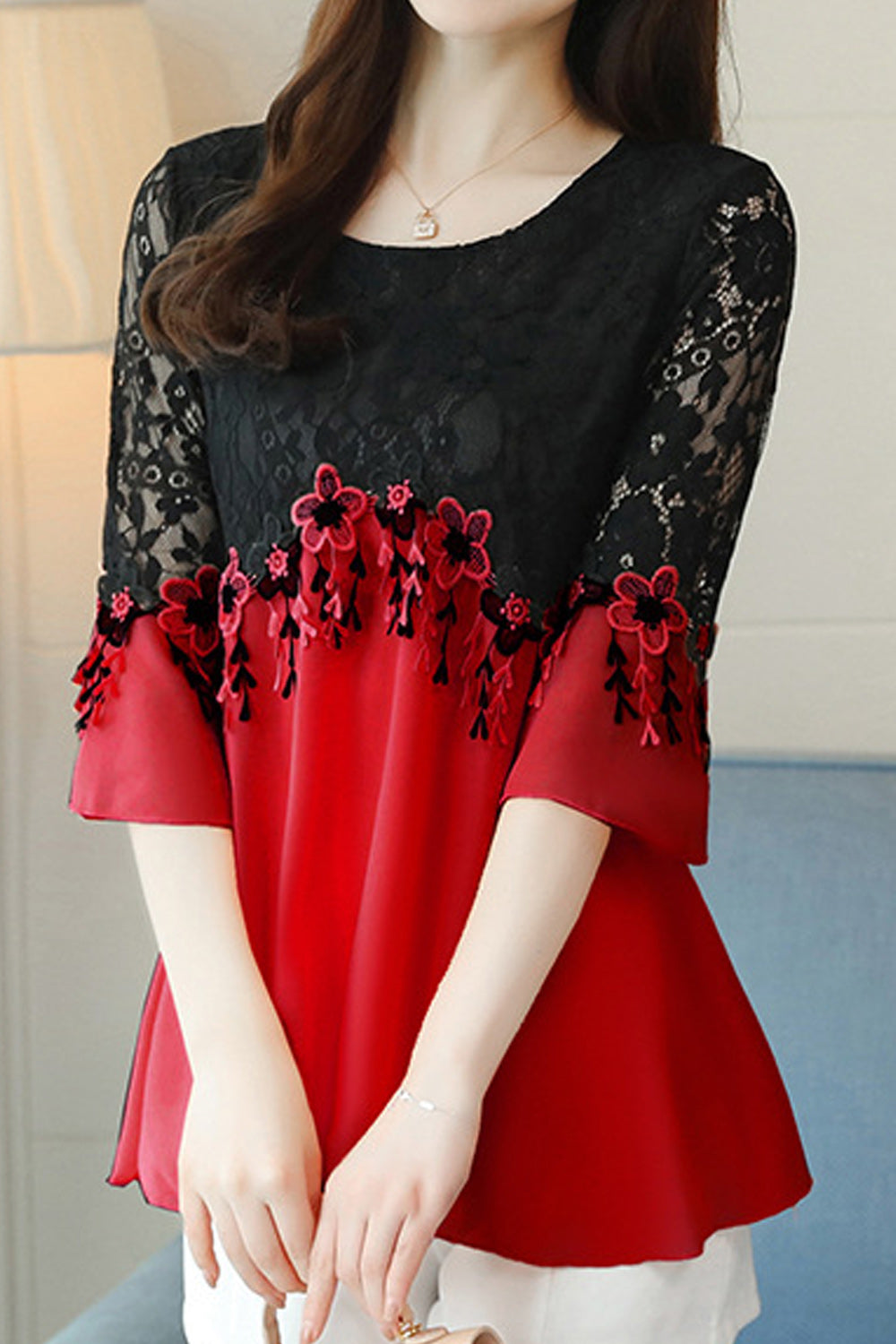Women Sophisticated Lace Pattern Relaxed Round Neck Elbow Sleeve Pullover Casual Shirt