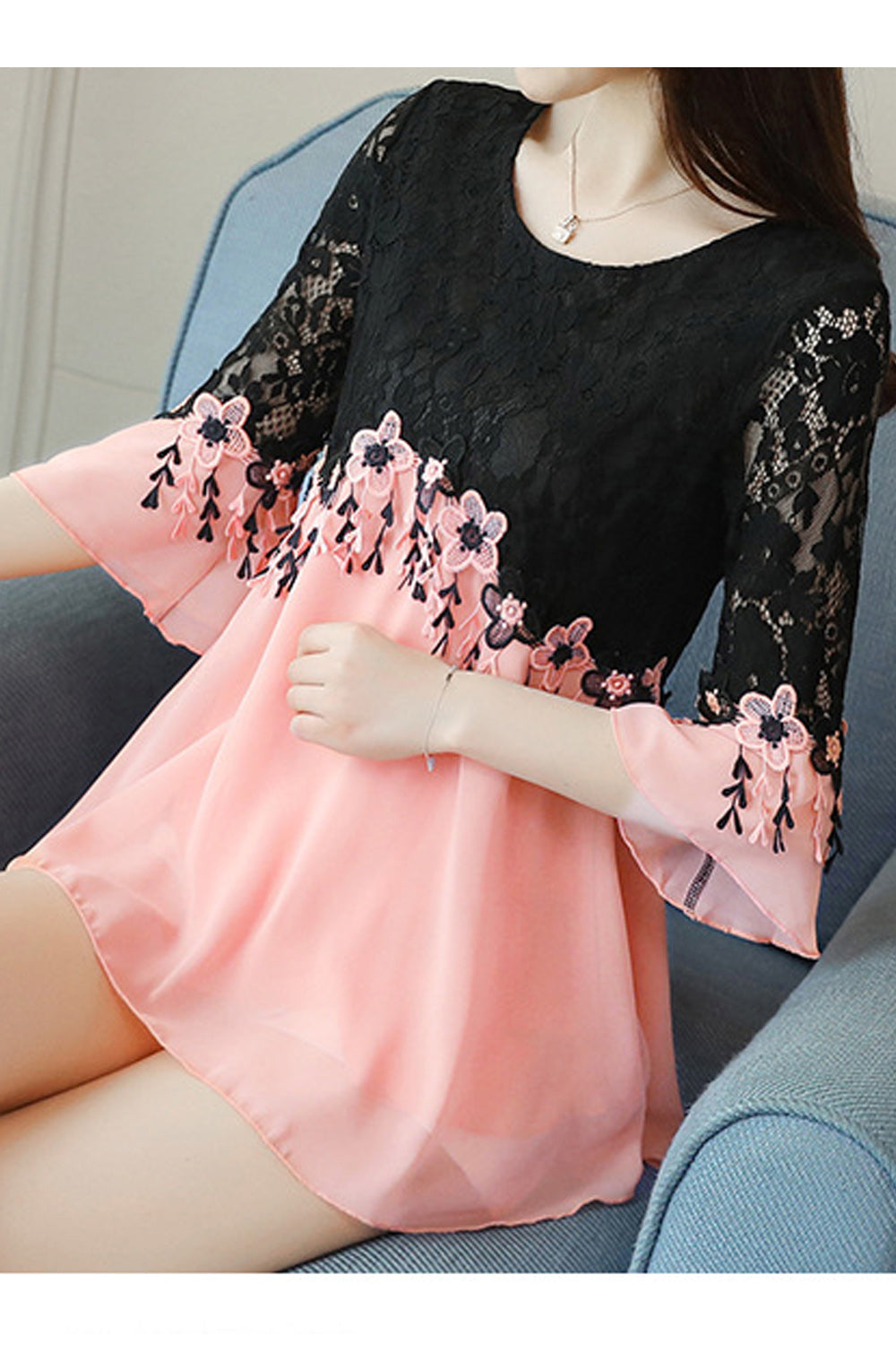 Women Sophisticated Lace Pattern Relaxed Round Neck Elbow Sleeve Pullover Casual Shirt
