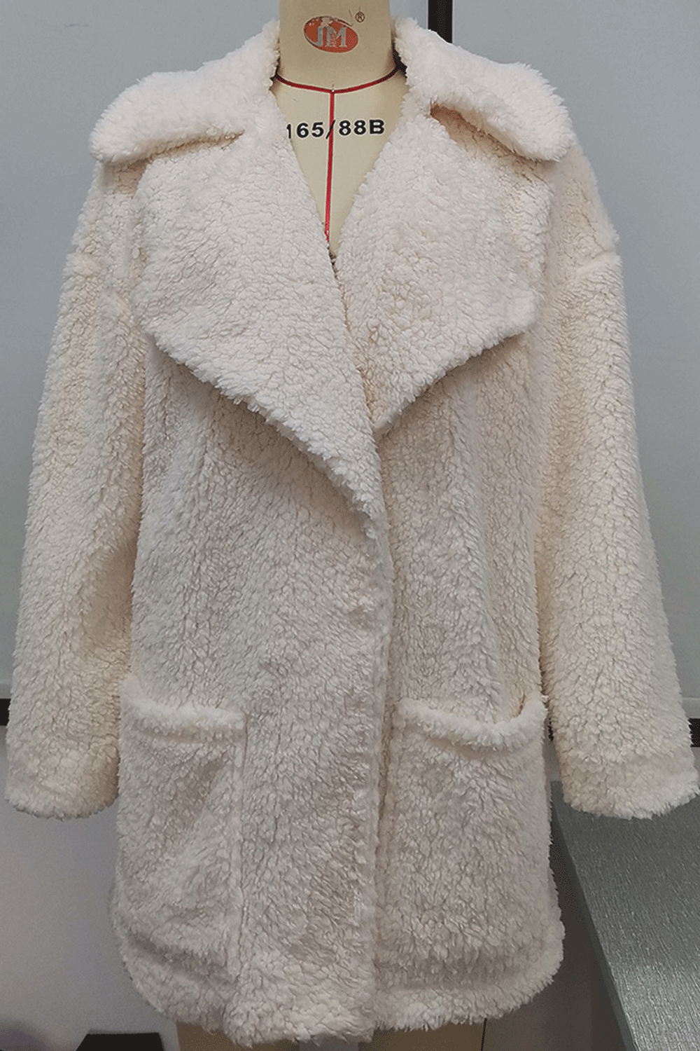 Women Excellent Warm & Thick Collar Neck Simple Button Closure Capable Pockets Winter Cardigan