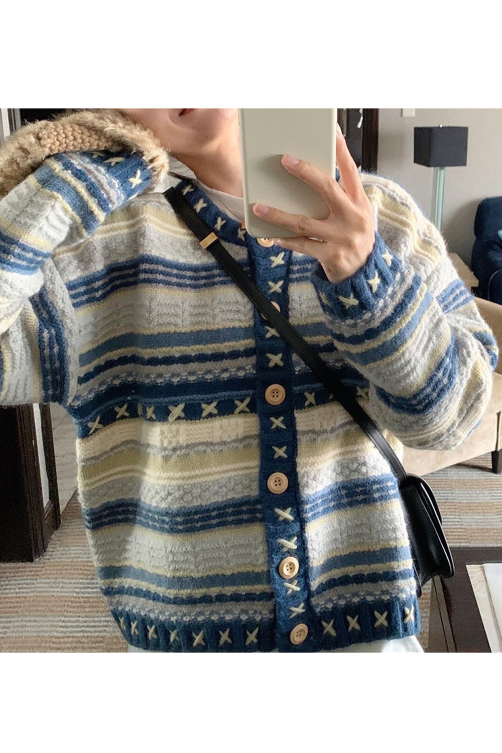 Women Round Neck Elegant Stripe Pattern Button Closure Winter Warm Cardigan