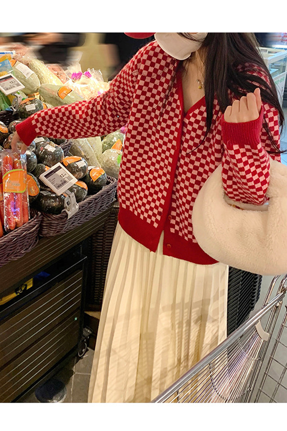 Women Superb V-Neck Plaid Pattern Long Sleeve Beautiful Warm Winter Cardigan