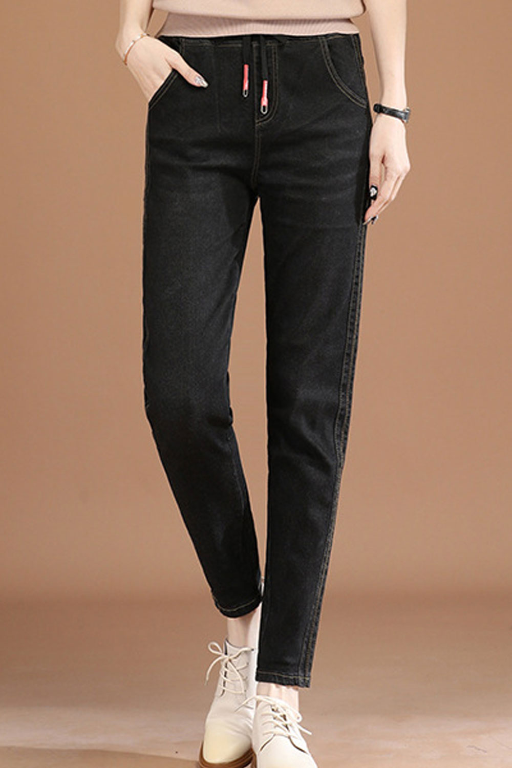 Women Slim Fit High-Waist Superb Solid Colored Pockets Designed Summer Casual Denim Jeans