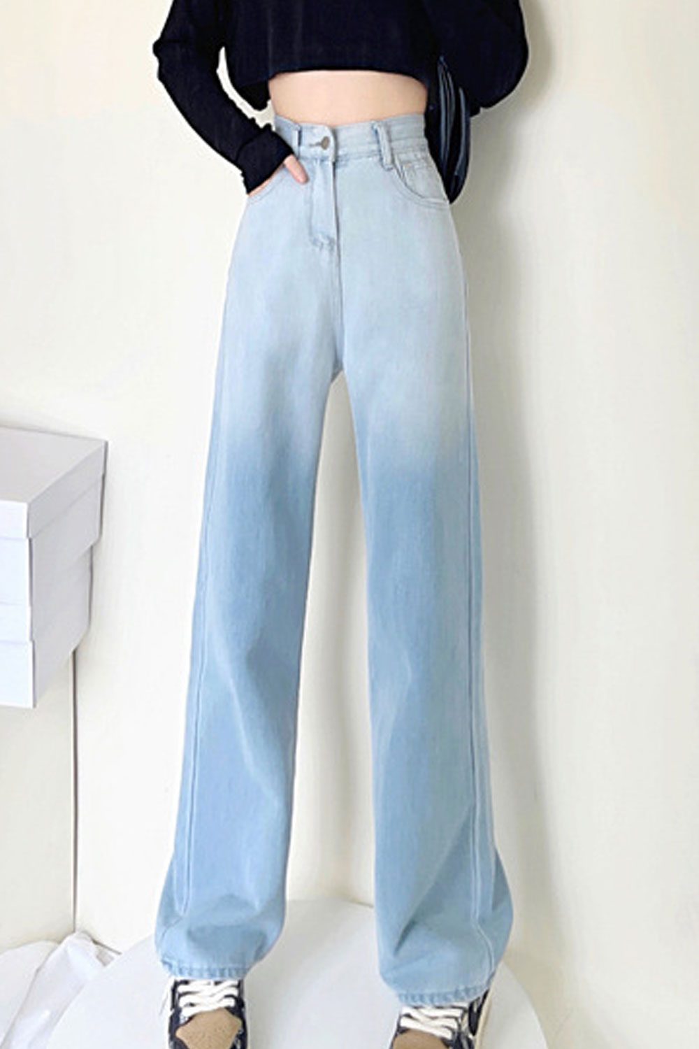 Women Elegent Gradient Pattern Restful High-Waist Durable Belt Loops Pockets Designed Denim Jeans