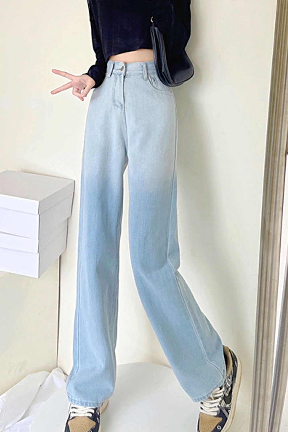 Women Elegent Gradient Pattern Restful High-Waist Durable Belt Loops Pockets Designed Denim Jeans